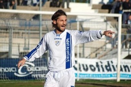 Il Manfredonia calcio allontana Diego Albano Il Manfredonia calcio allontana Diego Albano