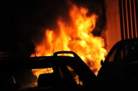 Nella notte altre due auto vanno a fuoco