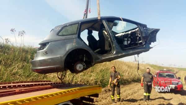 Scoperto cimitero di auto rubate nel letto del torrente Carapelle