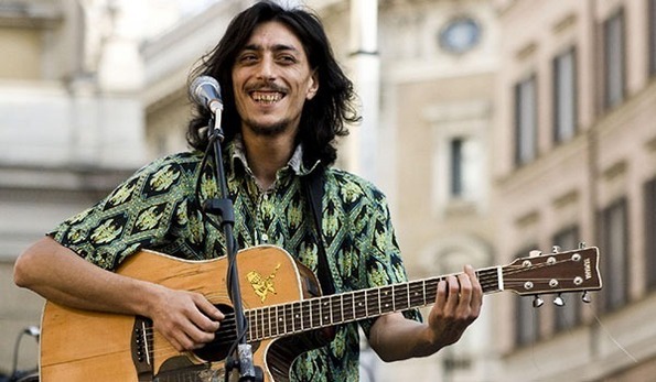 Musica contro la schiavitù: Sandro Joyeux a Borgo Mezzanone