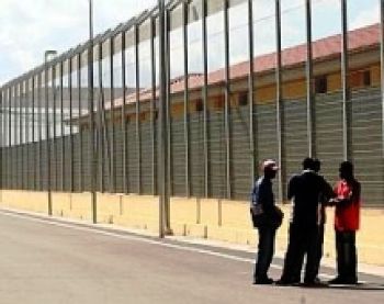 Foggia, maliano accoltellato alla gola sulla pista del Cara „20enne accoltellato alla gola: è l’ennesima violenta aggressione sull’ex pista di Borgo Mezzanone“
