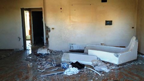 Fa a pezzi casa venduta all’asta