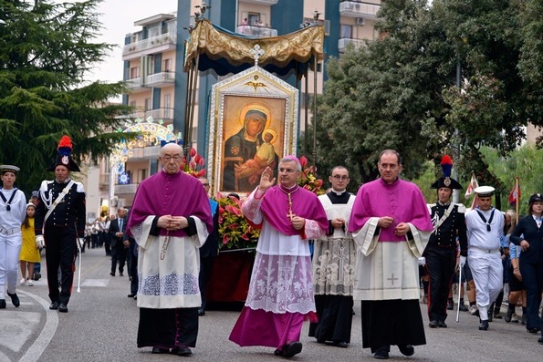 Processione della Madonna oltre 4000 contatti sul sito manfredoniatv.it