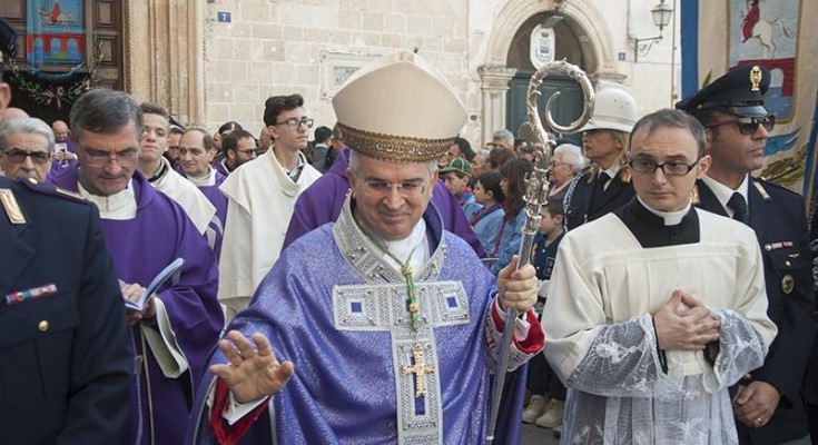 Arcivescovo Michele Castoro festeggia i 66 anni