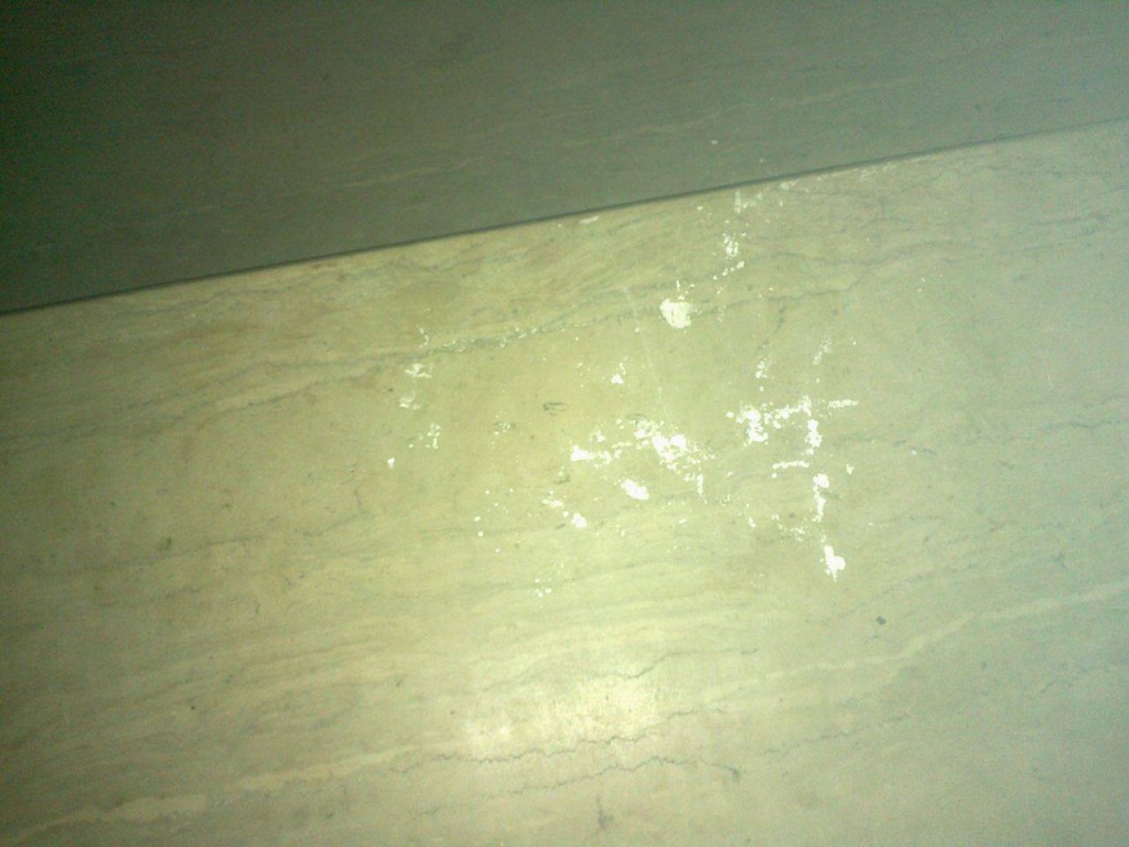 Presunta cocaina nella galleria V.Tribuna, fuga giovani