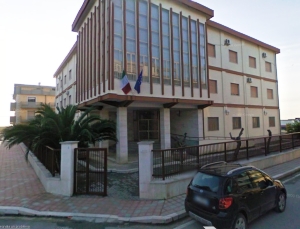 Zapponeta, incendiata auto del presidente del consiglio Zapponeta, incendiata auto del presidente del consiglio