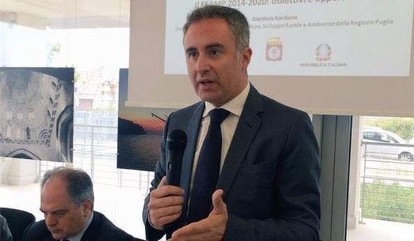 Arrivano i fondi per la pesca. L'annuncio in anteprima alla Fiera di Foggia Arrivano i fondi per la pesca. L'annuncio in anteprima alla Fiera di Foggia