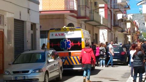 Suicidio nel rione Monticchio