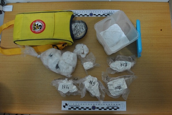 Manfredonia, mezzo chilo di cocaina occultata in cucina: Polizia arresta pusher