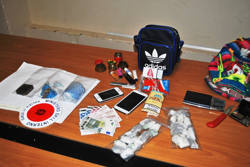 Spaccio di droga, denunciati 4 giovani: tra loro anche 2 minori