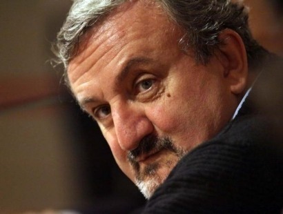 Emiliano a Vendola: «I tuoi 10 anni sono stati straordinari»e Nichi si commuove Emiliano a Vendola: «I tuoi 10 anni sono stati straordinari»e Nichi si commuove