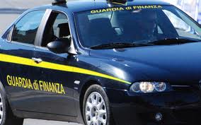 Eternit e rifiuti solidi urbani su autocarro: denunciato autista