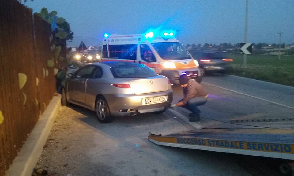 scontro tra due auto in periferia a Manfredonia