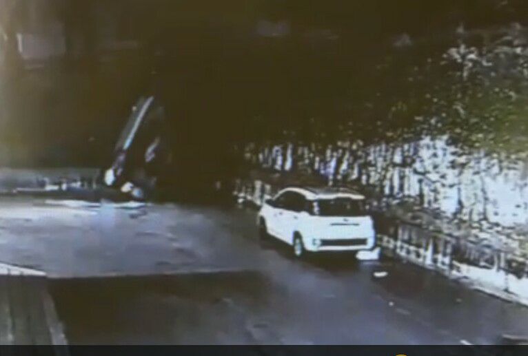 L’auto “vola” giù e si schianta, incidente choc a Monte Sant’Angelo