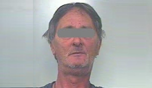 Dava fuoco alle auto che aveva rubato: in manette 55enne di Cerignola