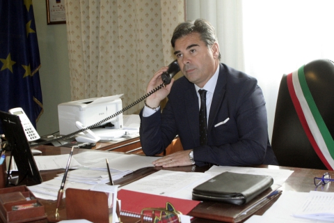 «Basta ricatti per le poltrone»  Si dimette il sindaco di Foggia