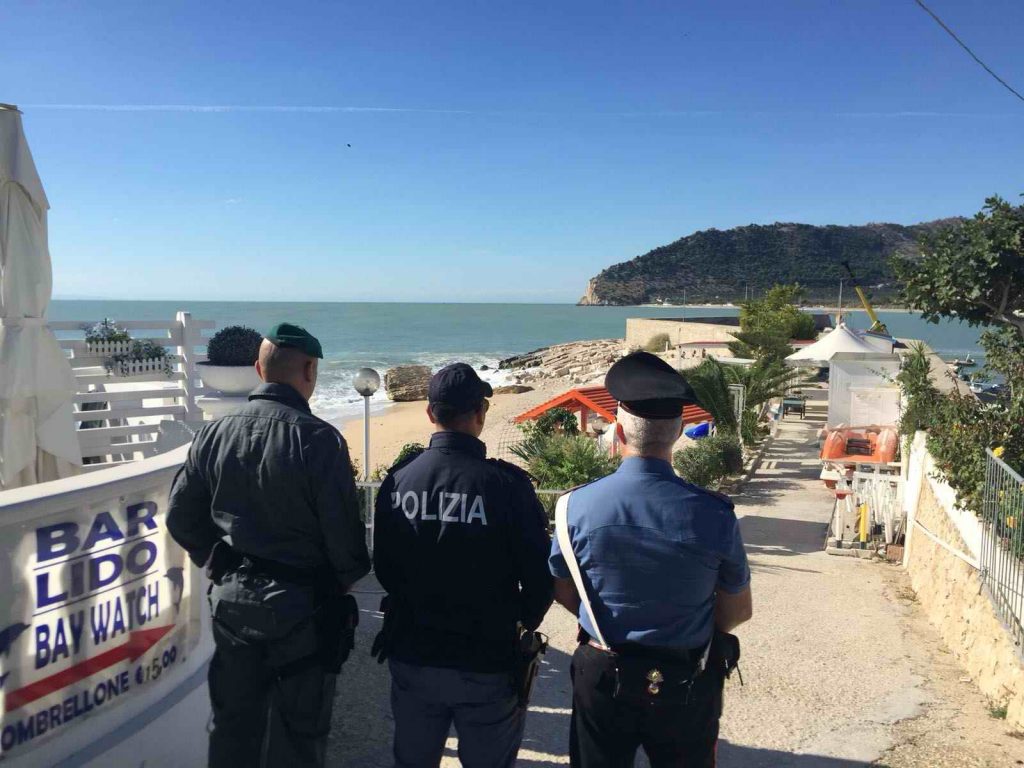 Mafia Mattinata, annientata la presenza dei clan sulla spiaggia. Revocate concessioni demaniali