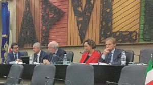 Puglia, la battaglia delle poltrone Scontro sulla commissione antimafia al M5S Puglia, la battaglia delle poltrone Scontro sulla commissione antimafia al M5S