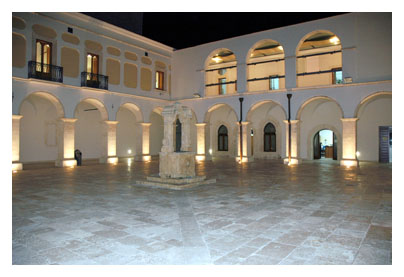 Manfredonia, carabinieri, polizia, cerimonia Encomi solenni in Comune