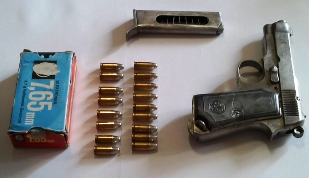 Manfredonia, sorpreso con droga e pistola, arrestato