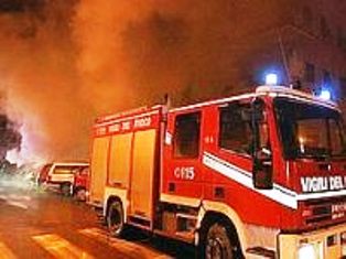 Borgo Mezzanone: fuoco baracche sulla 'pista'