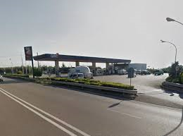 Q8 Statale 89, entra e distrugge tutto: arrestato