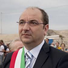 RICCARDI: Le chiacchiere se le porta via il vento RICCARDI: Le chiacchiere se le porta via il vento