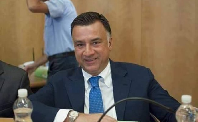 Romani attacca la maggioranza