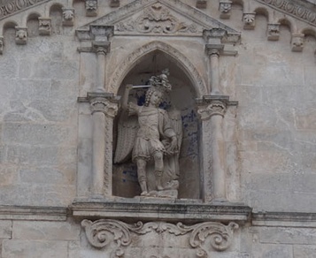 GLI APPARE SAN MICHELE ARCANGELO E RICEVE LE STIMMATE