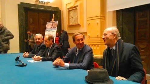 Berlusconi ha scelto: Schittulli candidato presidente del centrodestra a Puglia 2015 Berlusconi ha scelto: Schittulli candidato presidente del centrodestra a Puglia 2015