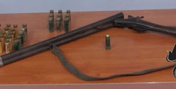 Nascondeva fucile clandestino in un pagliaio, arrestato Matteo Quitadamo Nascondeva fucile clandestino in un pagliaio, arrestato Matteo Quitadamo