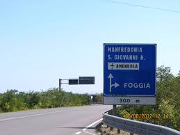 Auto contro mano sulla Foggia- Manfredonia