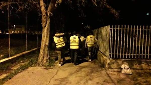 Foggia, strade buie a Borgo Mezzanone: donne scortate da militanti di Forza Nuova