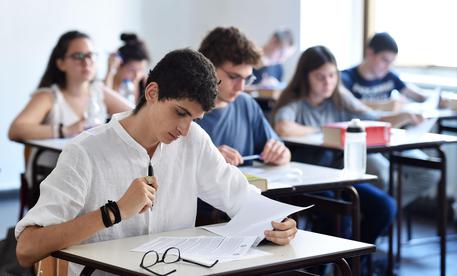 Maturità: al Classico latino e greco, allo Scientifico matematica e fisica.