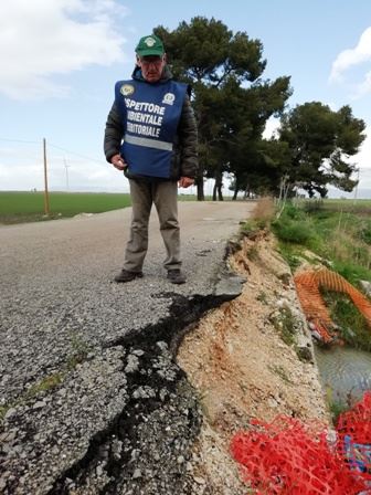 I LAVORI SONO STATI FINANZIATI E APPALTATI MA LA STRADA NON E’ STATA RIPARATA