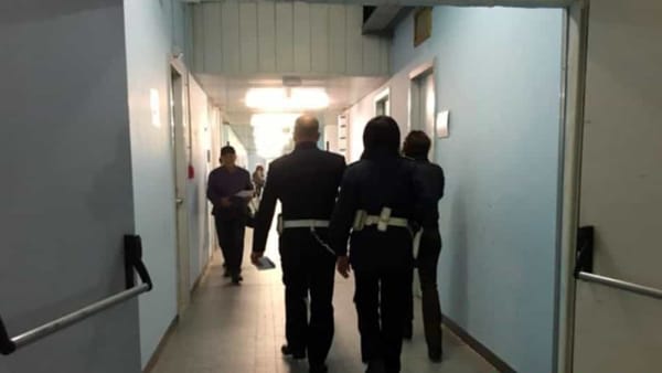 Foggia, detenuto romeno aggredisce agente della penitenziaria „