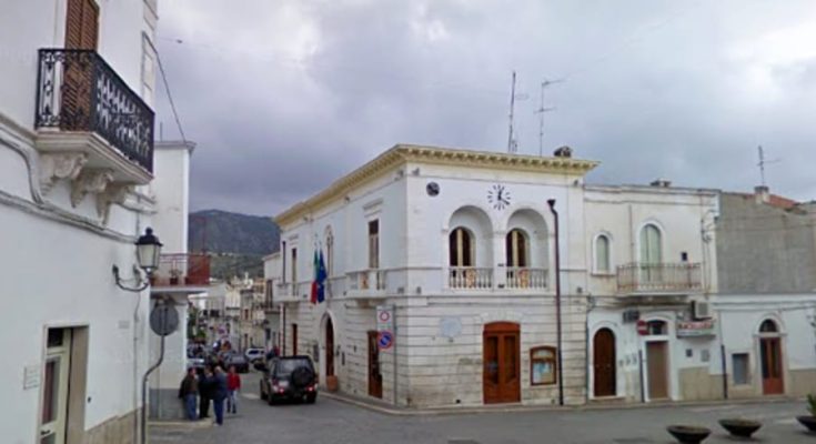 Mattinata, pregiudicati litigano in strada poi ‘spunta’ un’ascia: denunciati „ Mattinata, pregiudicati litigano in strada poi ‘spunta’ un’ascia: denunciati „