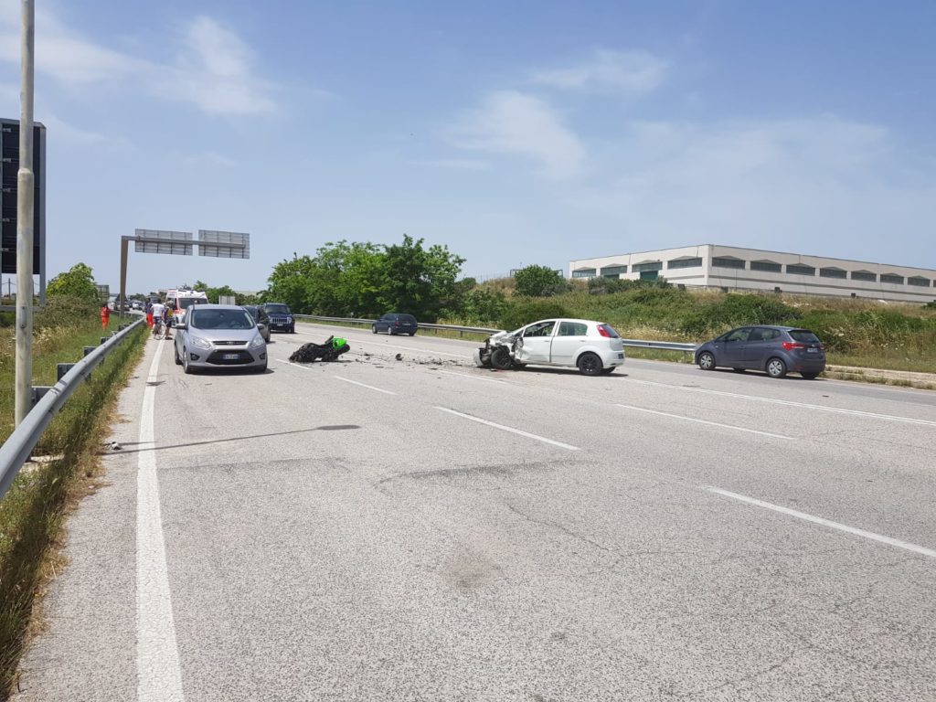 GRAVE INCIDENTE ALLE PORTE DI MANFREDONIA, UN MORTO.