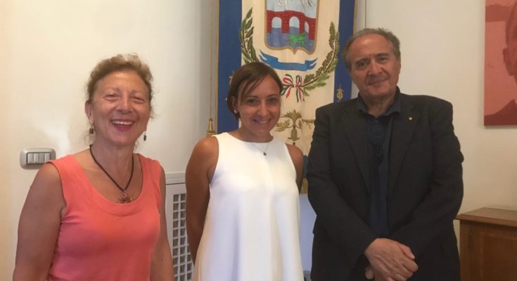 ROSA BARONE (MOVIMENTO 5 STELLE) INCONTRA IL COMMISSARIO PISCITELLI ROSA BARONE (MOVIMENTO 5 STELLE) INCONTRA IL COMMISSARIO PISCITELLI